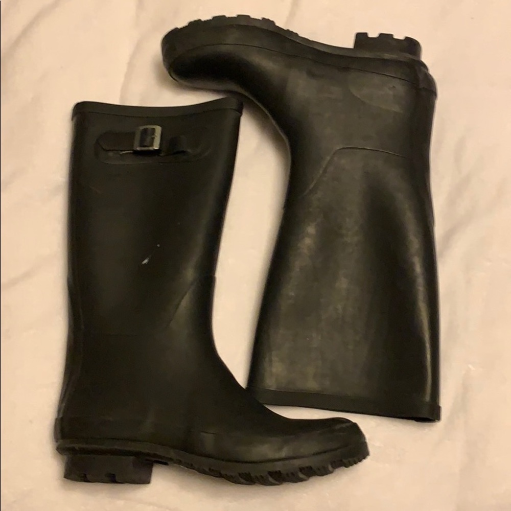 Chinese laundry rain boot